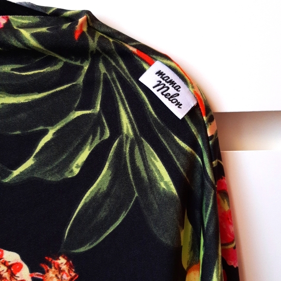 🌺 Floral Poncho - Picture 2 of 3